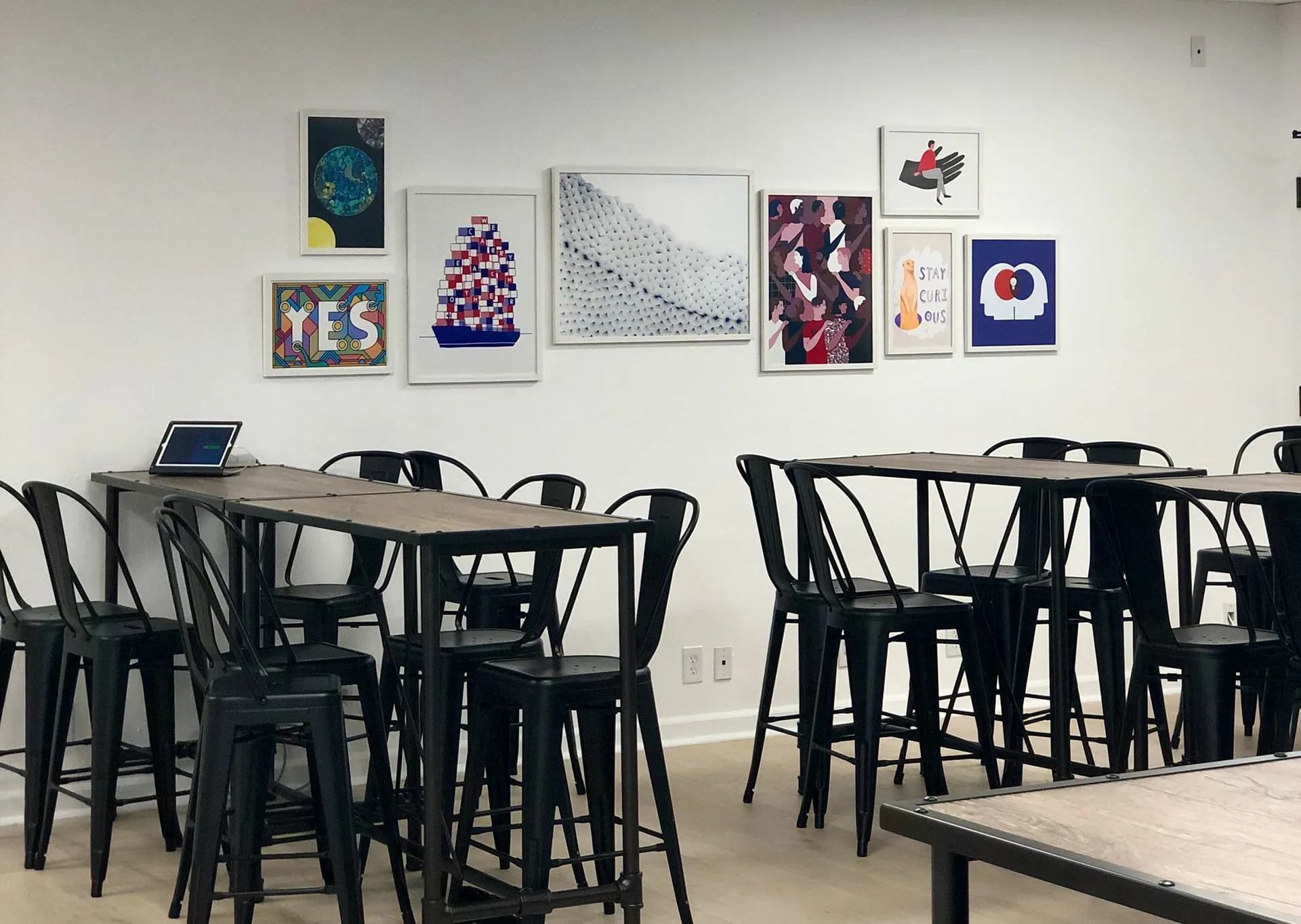 Spatial Design: Corporate and Home Art Vibes — image 15.6